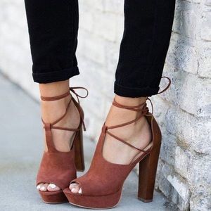 NWOT Marlena Brown Size 7 Heels